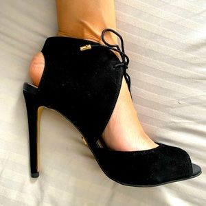 NEW Victoria Secret High Heels size 8